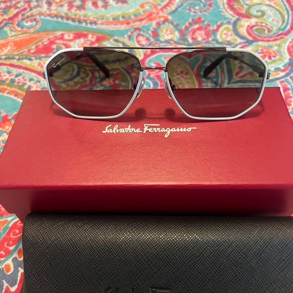 Salvatore Ferragamo sunglasses 303SL - Picture 8 of 10